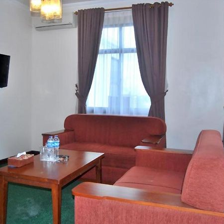 Pia Hotel Pangkalpinang 庞卡兰巴鲁 外观 照片