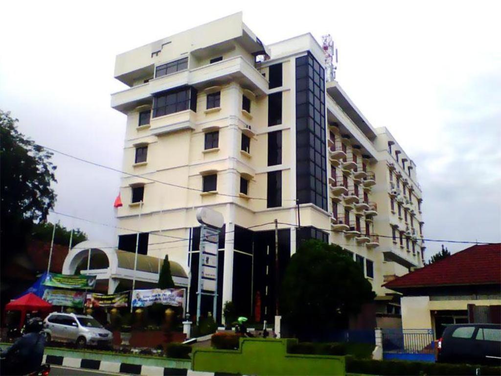 Pia Hotel Pangkalpinang 庞卡兰巴鲁 外观 照片