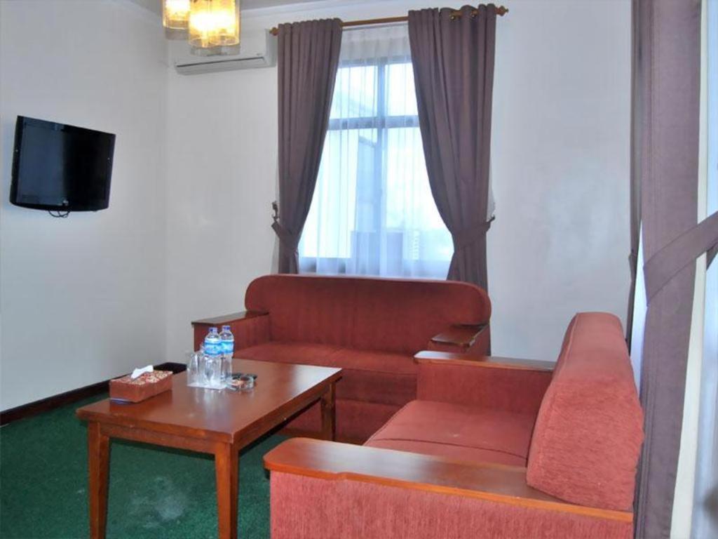Pia Hotel Pangkalpinang 庞卡兰巴鲁 外观 照片